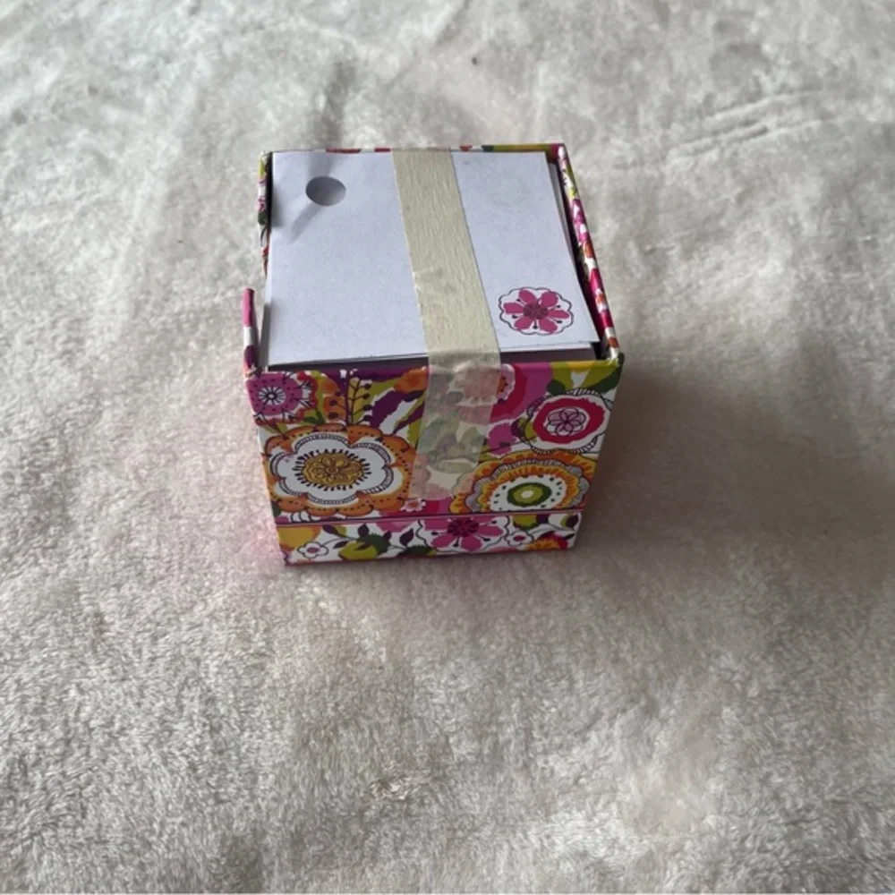 Vera Bradley Pink Floral Vintage Clementine Note‎ Cube with Blank Sheets